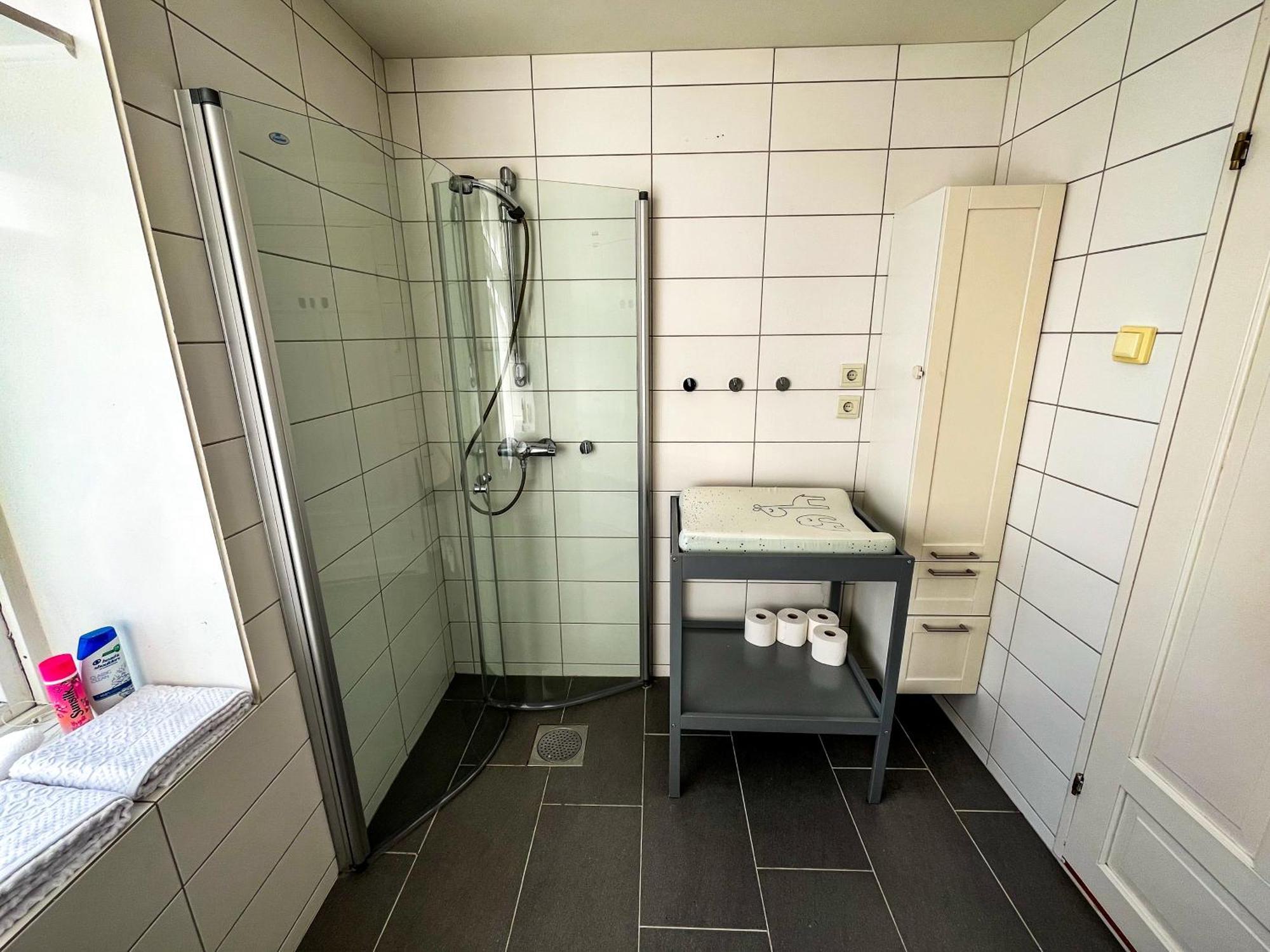 Two-Bedroom City Apartment With Fire Place, Free Parking And Fjordview Terrace - Calm And Central Alesund Exterior photo