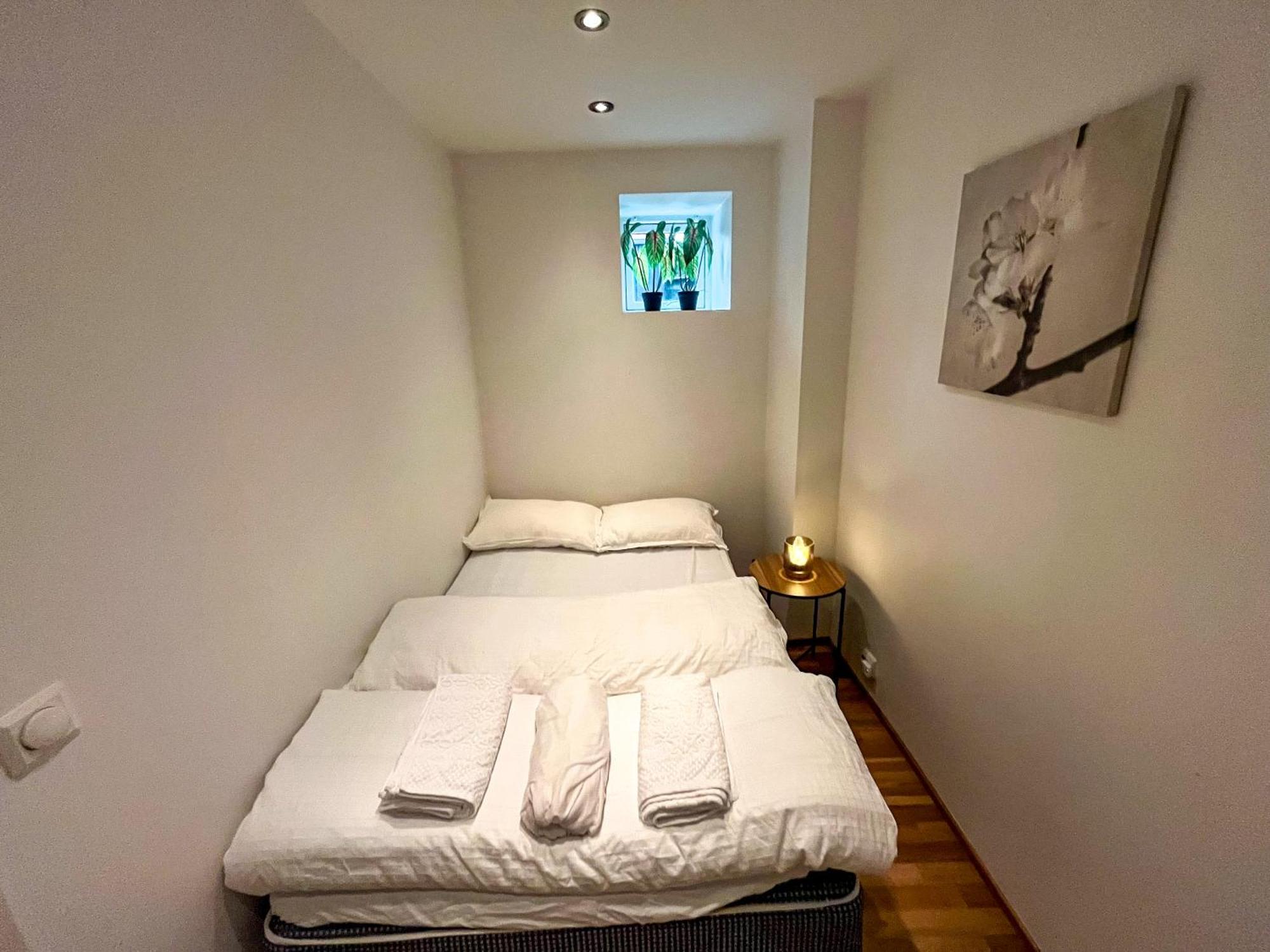 Two-Bedroom City Apartment With Fire Place, Free Parking And Fjordview Terrace - Calm And Central Alesund Exterior photo