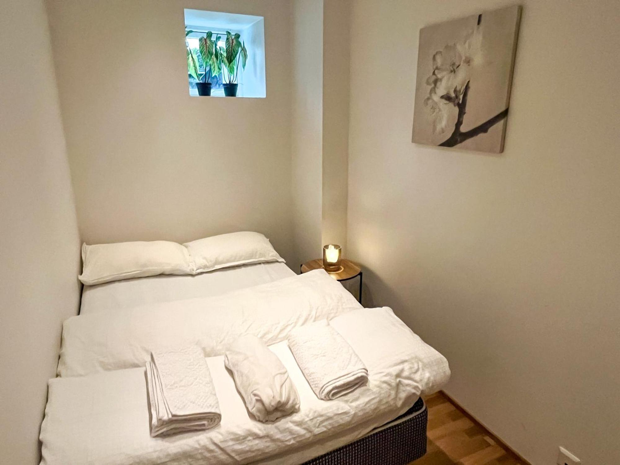 Two-Bedroom City Apartment With Fire Place, Free Parking And Fjordview Terrace - Calm And Central Alesund Exterior photo